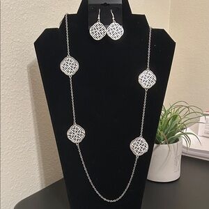 Elegant Silver Necklace and Earring Set